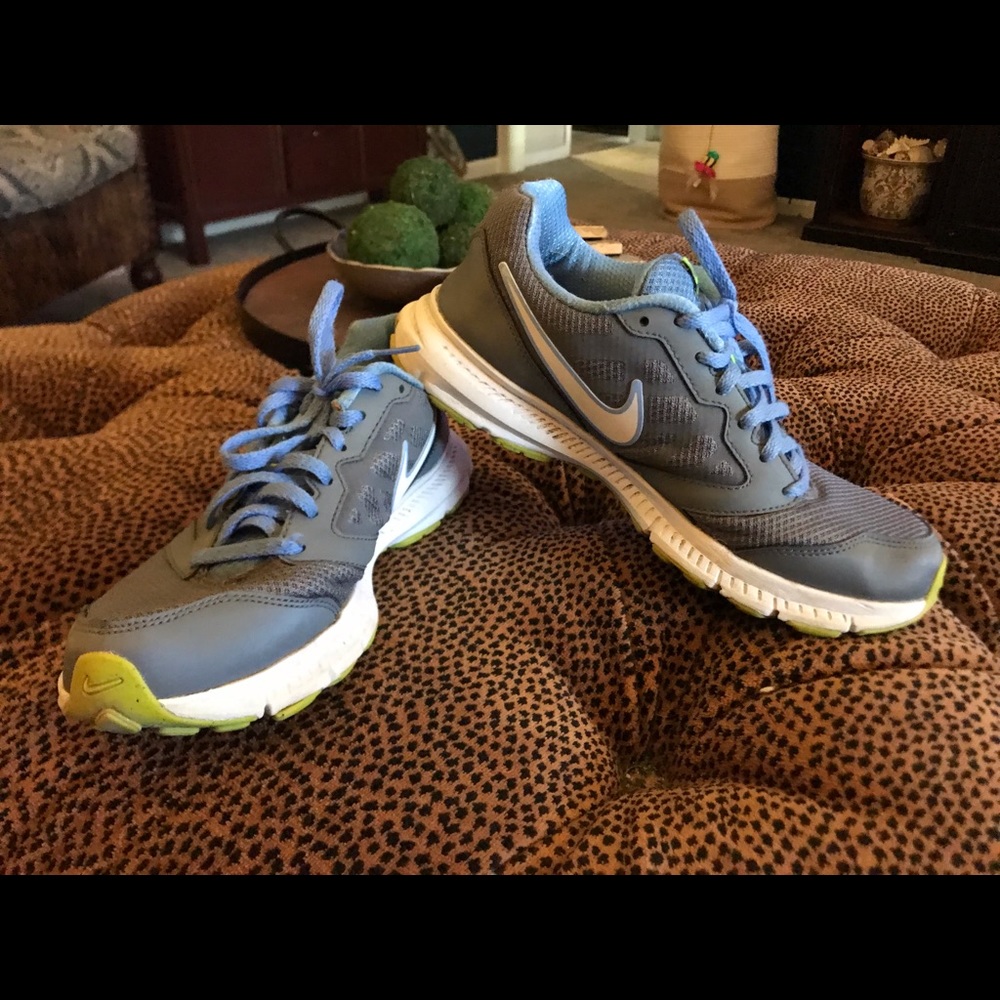 Nike Downshifter Sneaker Sz 9